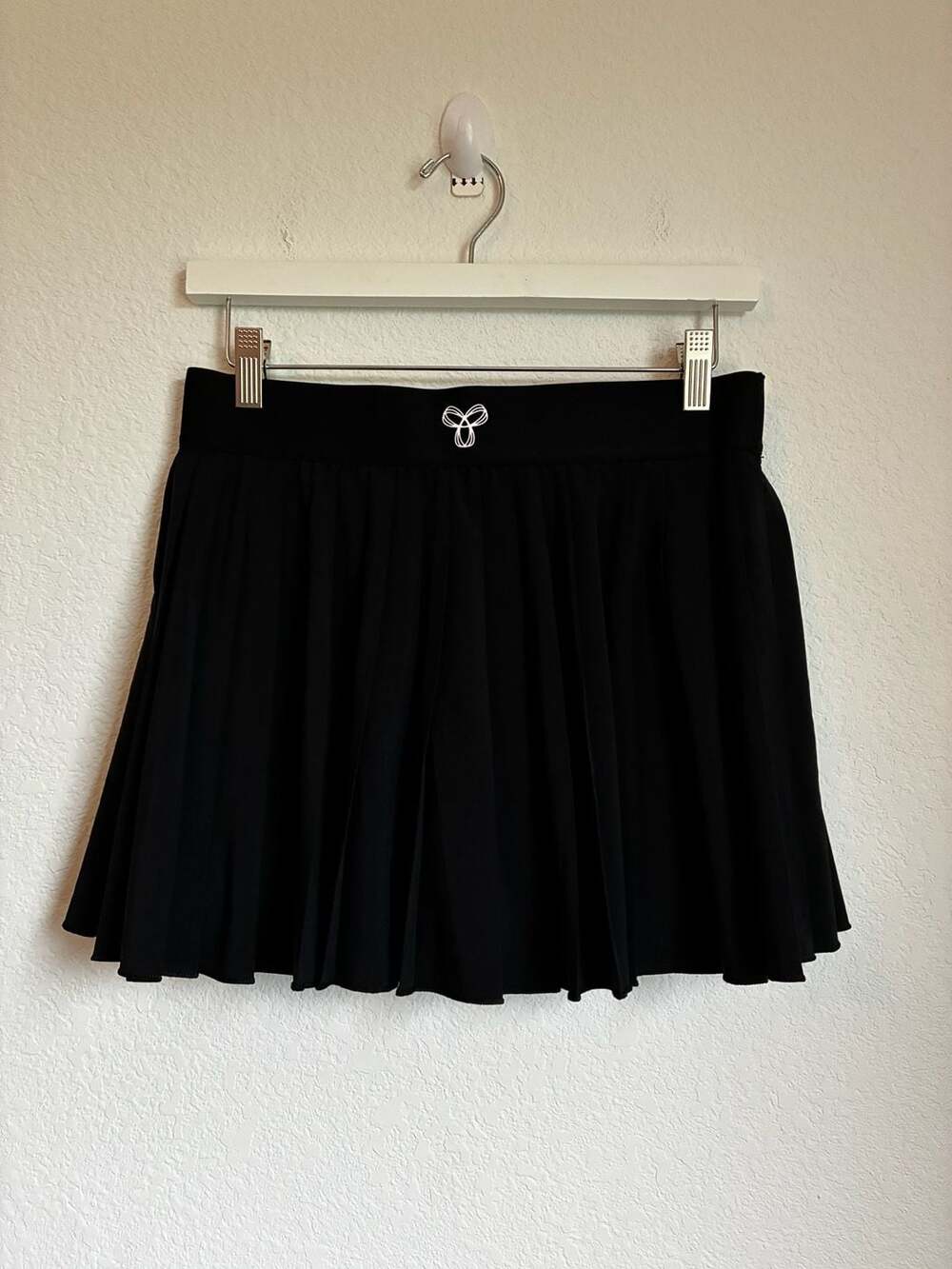 Tna Aritzia Pleated Tennis Skirt Black Size M